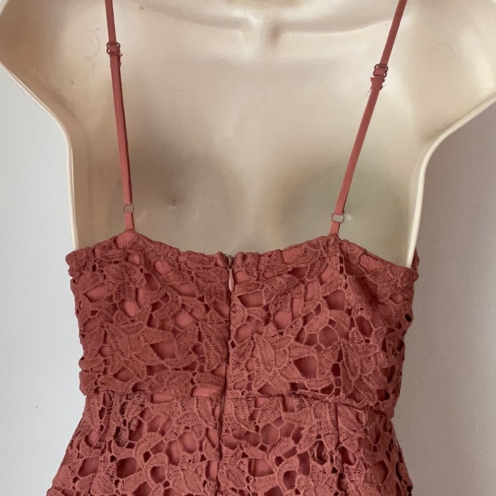 ASTR Elegant Lace Midi Dress in Pink SIZE S - Picture 13 of 14